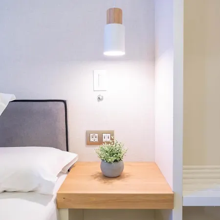 Feelathome Casa Bertrand Отель Барселона