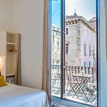 Feelathome Casa Bertrand 3*