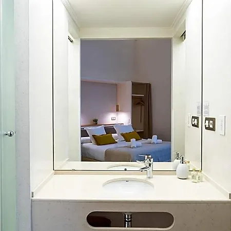 Feelathome Casa Bertrand Hotel