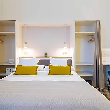 Feelathome Casa Bertrand Hotel 3*