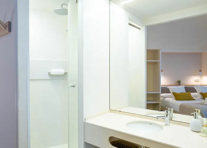 Feelathome Casa Bertrand Hotel