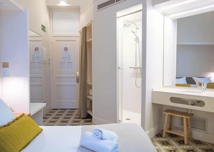 Feelathome Casa Bertrand Hotel 3*