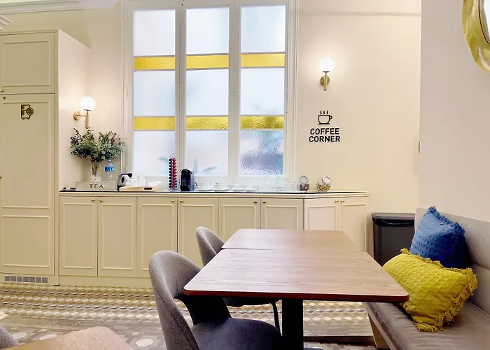 Feelathome Casa Bertrand Hotel