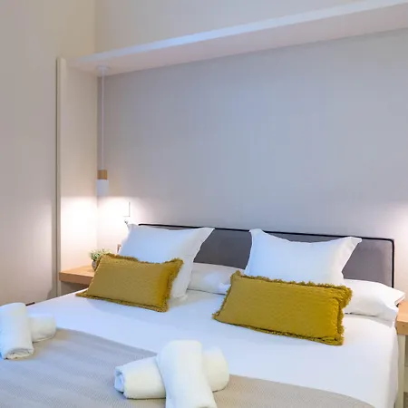 Feelathome Casa Bertrand Hotel