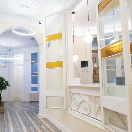 Otel Feelathome Casa Bertrand Barselona